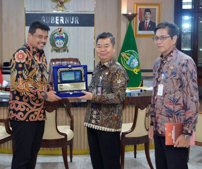 Pemerintah Provinsi Sumatera Utara bersama Direktorat Jenderal Kependudukan dan Pencatatan Sipil (Dukcapil) Kementerian Dalam Negeri memastikan pelayanan administrasi kependudukan di wilayah Sumut berjalan dengan baik dan sesuai standar.