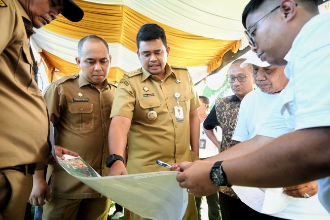 Gubernur Sumatera Utara (Sumut), Bobby Nasution, memenuhi janjinya membenahi waduk di Kelurahan Pekan, Kecamatan Tanjungpura, Kabupaten Langkat