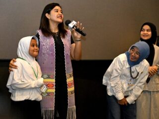 Kahiyang Ayu Ajak 500 Anak Marginal Nobar dan Wisata Edukatif