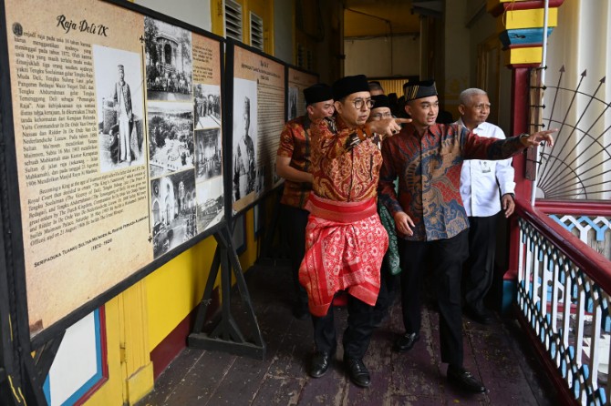 Fadli Zon saat mengunjungi Istana Maimun bersama Wakil Gubernur Sumatera Utara, Surya, Rabu (23/7/2025).
