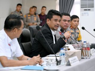 Gubernur Sumatera Utara (Sumut) Muhammad Bobby Afif Nasution bersama Kapolda Sumut, Irjen Pol Wishnu Hermawan Februanto, menggagas sejumlah inovasi untuk mengoptimalkan Pendapatan Asli Daerah (PAD) Sumut pada tahun 2025, terutama dari sektor pajak kendaraan bermotor (PKB) dan Bea Balik Nama Kendaraan Bermotor (BBNKB).