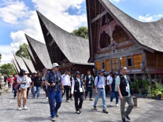 Memasuki hari kedua revalidasi UNESCO Geopark Kaldera Toba, tim asesor meninjau sejumlah geosite yang ada di Samosir.