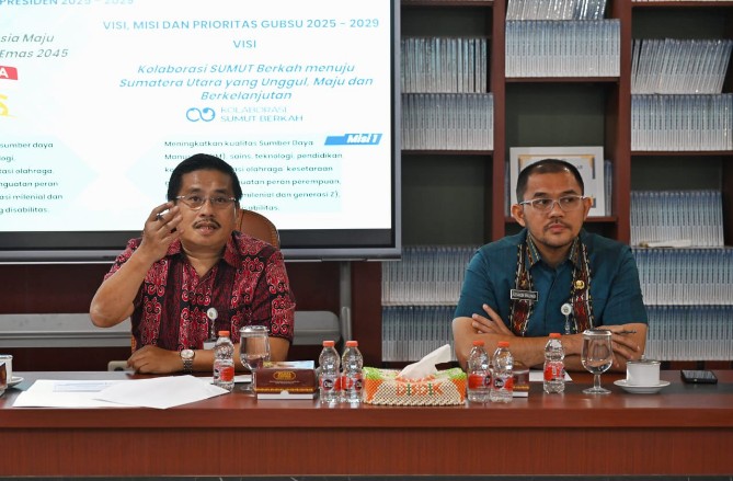 Pemerintah Provinsi Sumatera Utara terus mendorong pelaksanaan kebijakan lima hari belajar di sekolah. Sekretaris Daerah Provinsi Sumut, Togap Simangunsong, meminta jajaran Dinas Pendidikan di seluruh daerah untuk aktif menyosialisasikan manfaat nyata dari kebijakan tersebut kepada masyarakat.