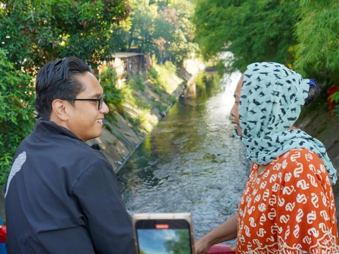 Sejumlah warga Kecamatan Medan Perjuangan menyampaikan berbagai keluhan langsung kepada Wali Kota Medan, Rico Tri Putra Bayu Waas, dalam kegiatan Sapa Warga di Kelurahan Sei Kera Hilir II, Sabtu (2/8/2025).