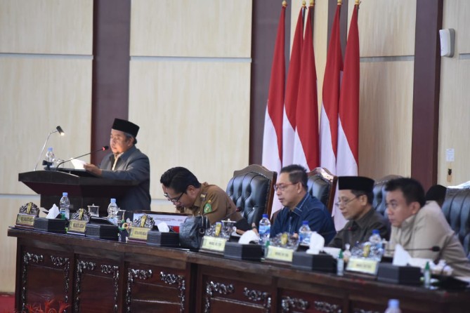 Fraksi Partai Keadilan Sejahtera (PKS) DPRD Kota Medan menyampaikan lima poin catatan penting terhadap Rancangan Peraturan Daerah tentang Rencana Pembangunan Jangka Menengah Daerah (RPJMD) Kota Medan 2025–2029.