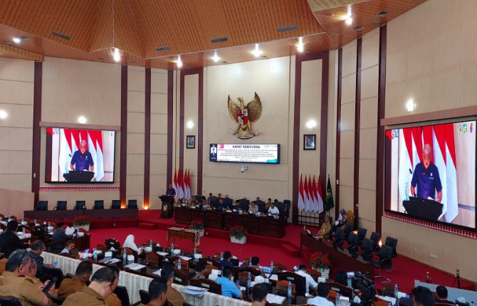 Rapat paripurna DPRD Medan yang digelar Senin (4/8/2025).