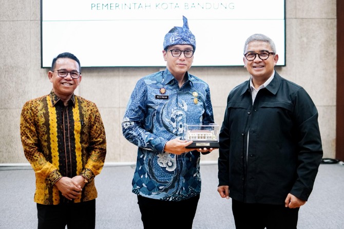 Wali Kota Medan, Rico Tri Putra Bayu Waas, memimpin kunjungan kerja ke Kota Bandung bersama jajaran pimpinan perangkat daerah dan camat, Kamis (7/8/2025).