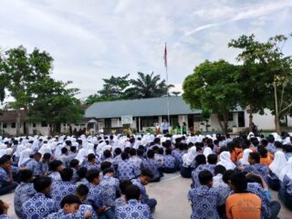 Bank Sumut melakukan kegiatan literasi keuangan bagi pelajar dalam rangka meningkatkan pemahaman dasar mengenai pengelolaan keuangan pribadi sejak dini.