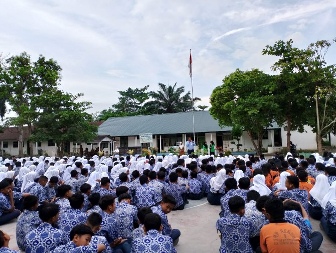 Bank Sumut melakukan kegiatan literasi keuangan bagi pelajar dalam rangka meningkatkan pemahaman dasar mengenai pengelolaan keuangan pribadi sejak dini.