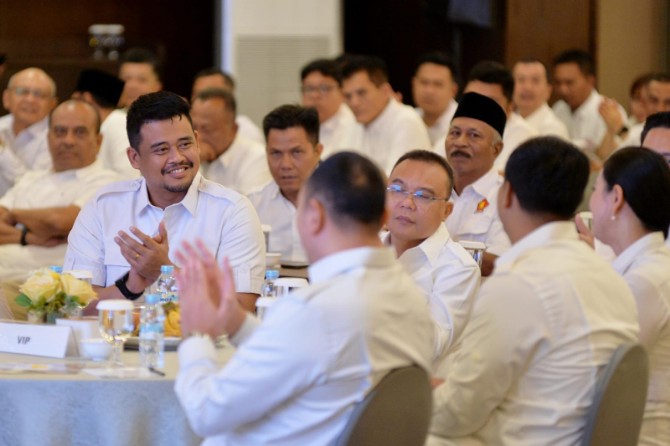 Gubernur Sumatera Utara Muhamamd Bobby Afif Nasution menegaskan siap melaksanakan dan menyukseskan program Pemerintah Pusat di Provinsi Sumut.