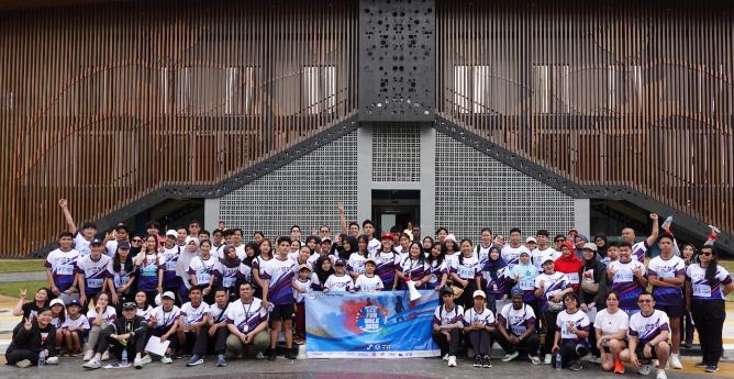 LCE Training Center, sebuah lembaga pendidikan Bahasa Inggris, meramaikan penyambutan Hari Kemerdekaan ke 80 Republik Indonesia dengan menggelar Fun Walk 5K, pada Ahad, (10/8/2025).