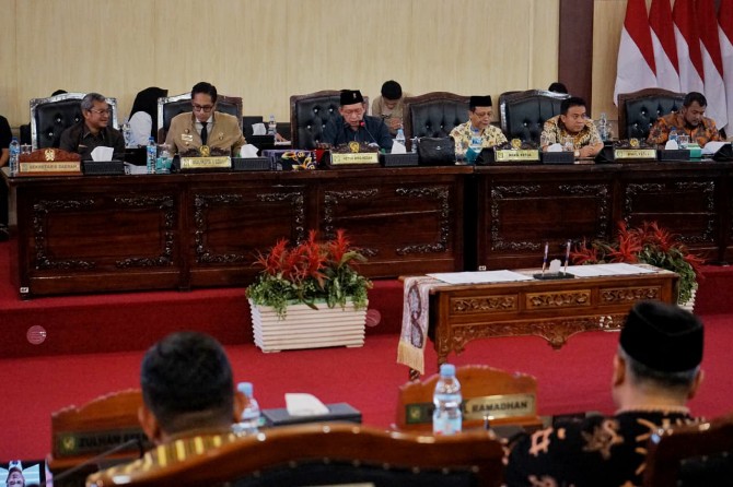 Rapat paripurna di Gedung DPRD Kota Medan, Selasa (12/8/2025).