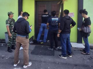 Direktorat Reserse Narkoba Polda Sumatera Utara menggerebek Cafe Duku Indah (CDI) yang berlokasi di Jalan Salang Tunas, Desa Namo Rube Julu, Kecamatan Kutalimbaru, Kabupaten Deliserdang, pada Minggu (12/8/2025) dini hari.