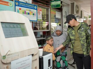 Wali Kota Medan, Rico Tri Putra Bayu Waas, meninjau Puskesmas Rengas Pulau di Jalan Marelan V, Sabtu (16/8/2025).