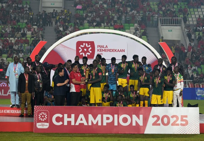 Piala Kemerdekaan 2025 resmi berakhir dengan Timnas Mali U-17 meraih juara setelah dalam laga penutup mengalahkan Timnas Indonesia U-17 dengan skor 2-1 di Stadion Utama Sumatera Utara, Senin (18/7/2025).