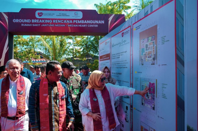 Zakiyuddin saat menghadiri peletakan batu pertama pembangunan Rumah Sakit Jantung Medan di Jalan Bangau, Kecamatan Medan Sunggal, Jumat (22/8/2025).