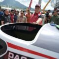 Masyarakat memadati lokasi kejuaraan dunia F1 Powerboat 2025 di Pelabuhan Sisingamangaraja, Balige, Toba, meski baru memasuki sesi kualifikasi, Jumat (22/8/2025).