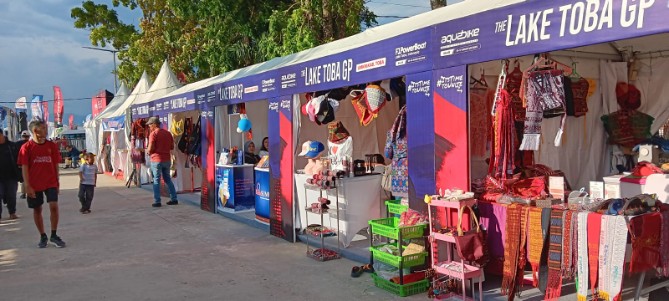 Pesta Horas yang digelar di Lapangan Sisingamangaraja Balige, Sabtu (23/8/2025), menjadi momentum promosi pariwisata Danau Toba di tengah perhelatan internasional F1 Powerboat World Championship 2025.