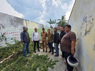 Kepolisian Sektor (Polsek) Medan Tembung menggerebek lokasi yang diduga menjadi sarang peredaran narkoba di Jalan Beringin Pasar VII, tepatnya di Gang Cempedak, Desa Tembung, Kecamatan Percut Sei Tuan, Kabupaten Deli Serdang, Senin (25/8/2025)