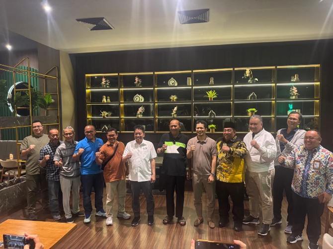 Kamar Dagang dan Industri (Kadin) Sumatera Utara menyusun White Paper Kadin sebagai panduan perencanaan ekonomi dan bisnis di provinsi ini.