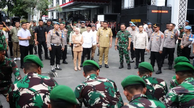Gubernur Sumatera Utara Bobby Nasution memastikan kondisi Sumut masih aman dan terkendali. Ia pun mengajak masyarakat Sumut, agar menyampaikan aspirasinya dengan damai.