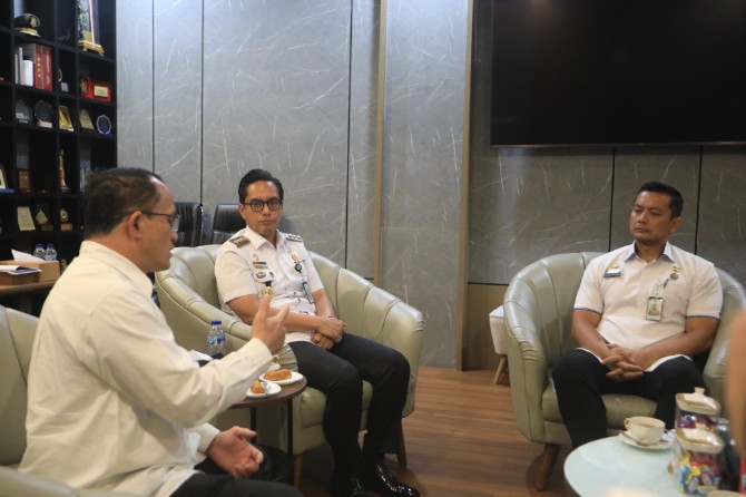 Wali Kota Medan, Rico Tri Putra Bayu Waas menegaskan, MBG yang merupakan program prioritas Presiden Prabowo Subianto memiliki multiplier effect atau efek berganda bagi masyarakat.