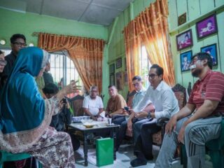 Rico Waas Temui Ojol Korban Penganiayaan, Tegaskan Penertiban Jukir Liar