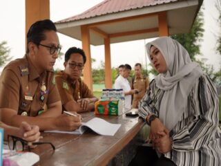 Wali Kota Medan, Rico Tri Putra Bayu Waas, turun langsung meninjau Tempat Pembuangan Akhir (TPA) Terjun, Medan Marelan, Senin (8/9/2025).