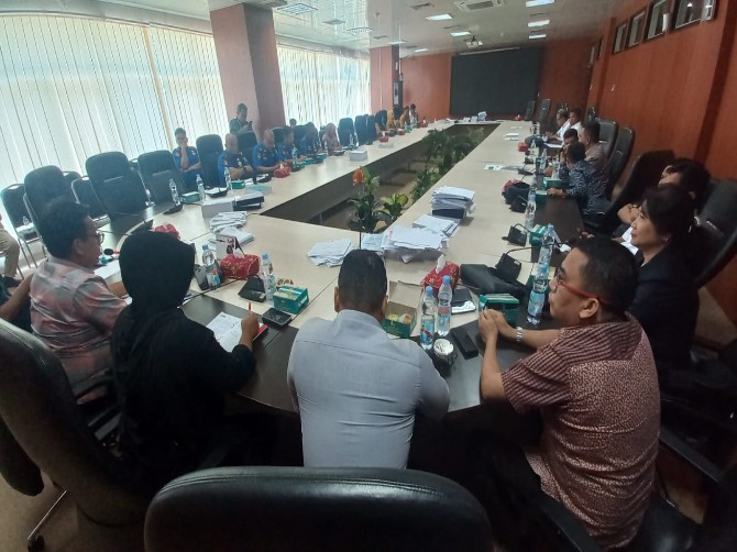 Rapat Panitia Khusus (Pansus) DPRD Kota Medan terkait Rancangan Peraturan Daerah (Ranperda) Pencegahan dan Penanggulangan Kebakaran mengungkap fakta bahwa petugas Dinas Pemadam Kebakaran dan Penyelamatan Kota Medan belum memiliki sertifikasi K3 Kebakaran.
