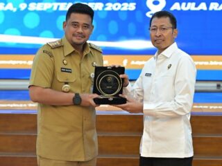 Gubernur Sumatera Utara (Sumut) Bobby Nasution menerima kunjungan peserta didik Sekolah Staf dan Pimpinan Tinggi (Sespimti) Polri Dikreg ke-34, di Aula Raja Inal Siregar, Kantor Gubernur Sumut, Jalan Diponegoro No. 30 Medan, Selasa (9/9/2025).