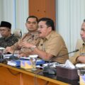 Sekretaris Daerah Provinsi Sumut, Togap Simangunsong, dalam rapat di Aula DPRD Sumut, Jalan Imam Bonjol Medan, Selasa (9/9/2025).