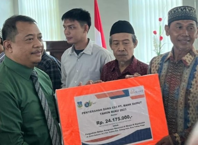 Bank Sumut menyalurkan dana tanggung jawab sosial perusahaan (CSR) sebesar Rp361,8 juta untuk mendukung renovasi dan penyediaan sarana prasarana di 15 rumah ibadah di Kota Tebing Tinggi.