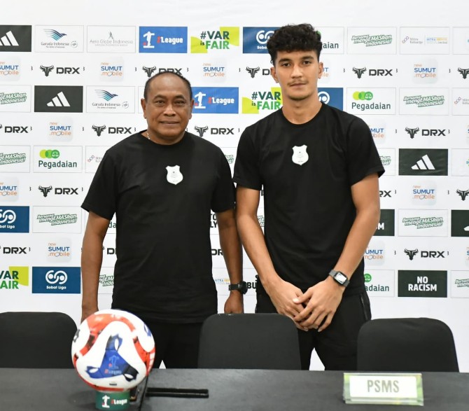 Pelatih PSMS Medan Kas Hartadi dan Pemain PSMS Medan Zikri