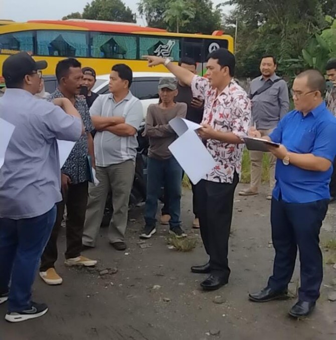 Pengadilan Negeri (PN) Medan menggelar sidang lapangan atau pemeriksaan setempat terkait sengketa tanah seluas kurang lebih 6 hektar di Jalan TB Simatupang, Medan, Jumat (12/9/2025) pagi.