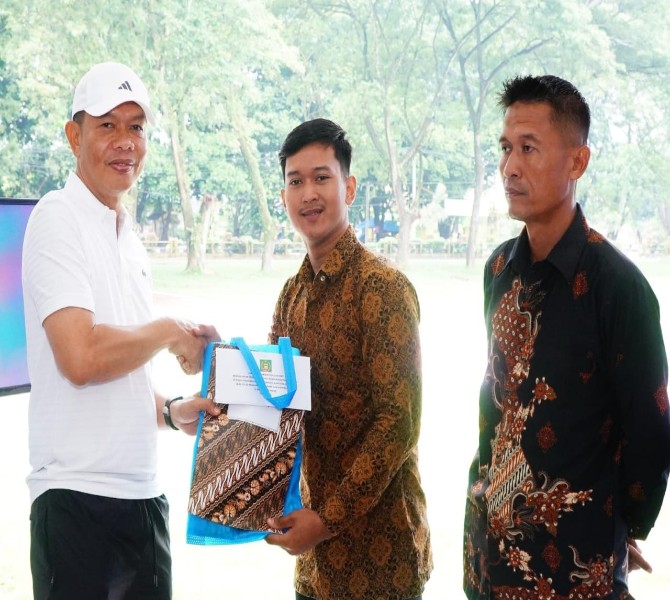 Pemerintah Kabupaten Langkat menggelar jalan santai dalam rangka memperingati Hari Olahraga Nasional (Haornas) ke-42, Jumat (12/9/2025).