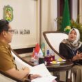 Rico Waas saat menerima kunjungan perwakilan United Nations High Commissioner for Refugees (UNHCR) dan International Organization for Migration (IOM) di Balai Kota Medan, Senin (15/9/2025).