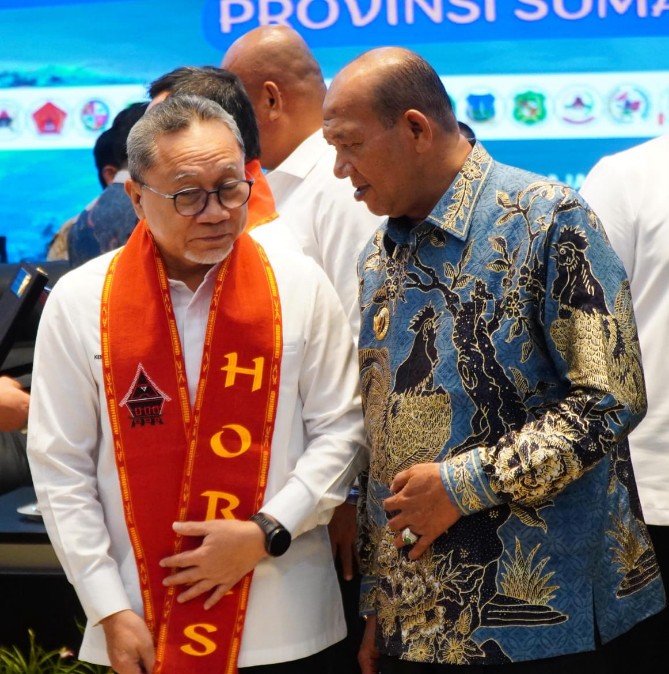 Bupati Langkat Syah Afandin bersama Menko Pangan Zulkifli Hasan