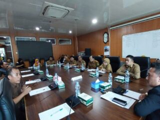 Komisi 1 DPRD Medan meminta Inspektorat Pemko Medan memeriksa Lurah Titi Papan, Irwan, dan Camat Medan Deli, Indra Utama, terkait dugaan kecurangan dalam pengangkatan Kepala Lingkungan (Kepling) 14.