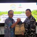 Komandan Kodaeral I Laksamana Muda TNI Deny Septiana, S.I.P., M.A.P., menerima kunjungan silaturahmi sekaligus mendengarkan paparan program strategis dari Direktur Yakopi (Yayasan Konservasi Pesisir Indonesia) Eling Tuhono, S.Pd., M.Si. Kedua pihak sepakat meningkatkan ekonomi masyarakat pesisir dan menjaga kawasan mangrove.