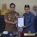 DPRD Kota Medan bersama Pemerintah Kota Medan mengesahkan Perubahan Anggaran Pendapatan dan Belanja Daerah (P-APBD) Tahun Anggaran 2025 dalam rapat paripurna di Gedung DPRD Medan, Senin (29/9/2025).