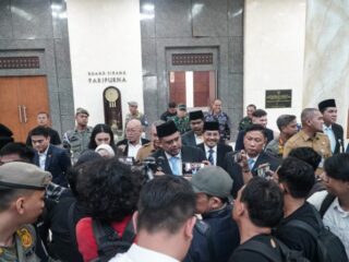 DPRD Sumatera Utara bersama Pemerintah Provinsi Sumut menyetujui Rancangan Peraturan Daerah (Ranperda) tentang Perubahan Anggaran Pendapatan dan Belanja Daerah (P-APBD) Tahun Anggaran 2025 dalam rapat paripurna di Gedung DPRD Sumut, Jalan Imam Bonjol, Medan, Senin (29/9/2025).