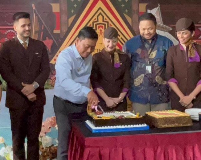 Inaugural Flight Ceremony Etihad Airways (EY) Penerbangan Perdana Maskapai Etihad Airways (EY) Rute Abu Dhabi - Kualanamu (AUH-KNO) di Bandara Internasional Kualanamu, Jumat (3/10/2025).