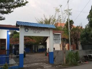 Pemerintah Kabupaten (Pemkab) Deli Serdang akan melakukan regrouping terhadap dua Sekolah Dasar Negeri (SDN) di Desa Medan Estate, Kecamatan Percut Sei Tuan.