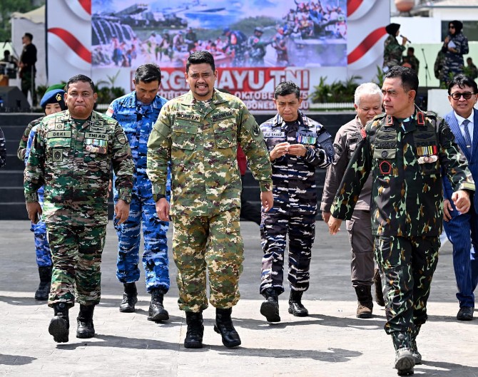 Gubernur Sumatera Utara Bobby Nasution bersama Forum Koordinasi Pimpinan Daerah (Forkopimda) Sumut menghadiri Perayaan Hari Ulang Tahun (HUT) ke-80 Tentara Nasional Indonesia (TNI).