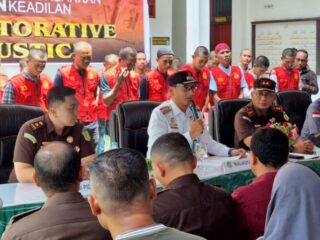 Kejaksaan Negeri (Kejari )Belawan menghentikan penuntutan terhadap 21 tersangka dalam kasus pidana melalui mekanisme Keadilan Restoratif (Restorative Justice/RJ).