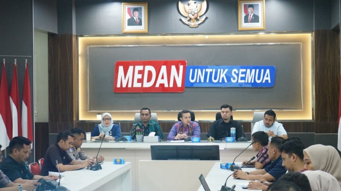 Suasana Rapat
