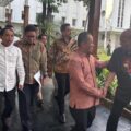Bupati Langkat Syah Afandin saat bertemu Menteri ESDM, Bahlil Lahadalia di Kantor Kementerian ESDM, kemarin. Foto: Dinas Kominfo Langkat