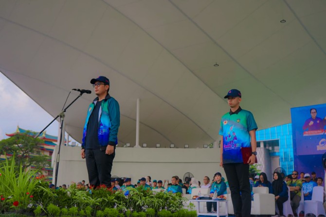 Wali Kota Medan Rico Waas saat pembukaan Porkot ke-15 di Lapangan Merdeka, Medan, Sabtu (11/10/2025). Foto: Dokumen Dinas Kominfo Medan