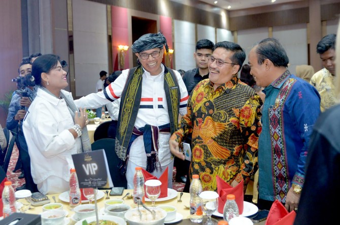Sekretaris Daerah Provinsi (Sekdaprov) Sumatera Utara (Sumut) Togap Simangunsong menghadiri malam penyambutan (welcome dinner) bagi peserta dari 26 negara yang akan berkompetisi dalam ajang lari lintas alam bergengsi internasional Trail of the Kings™ – Lake Toba by UTMB® 2025.