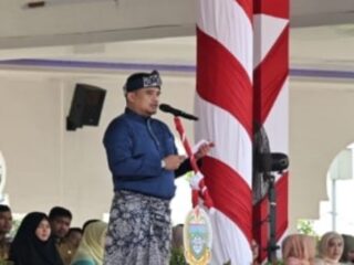 Gubernur Sumatera Utara Bobby Afif Nasution saat bertindak sebagai inspektur upacara peringatan Hari Sumpah Pemuda. Foto: Dinas Kominfo Sumut
